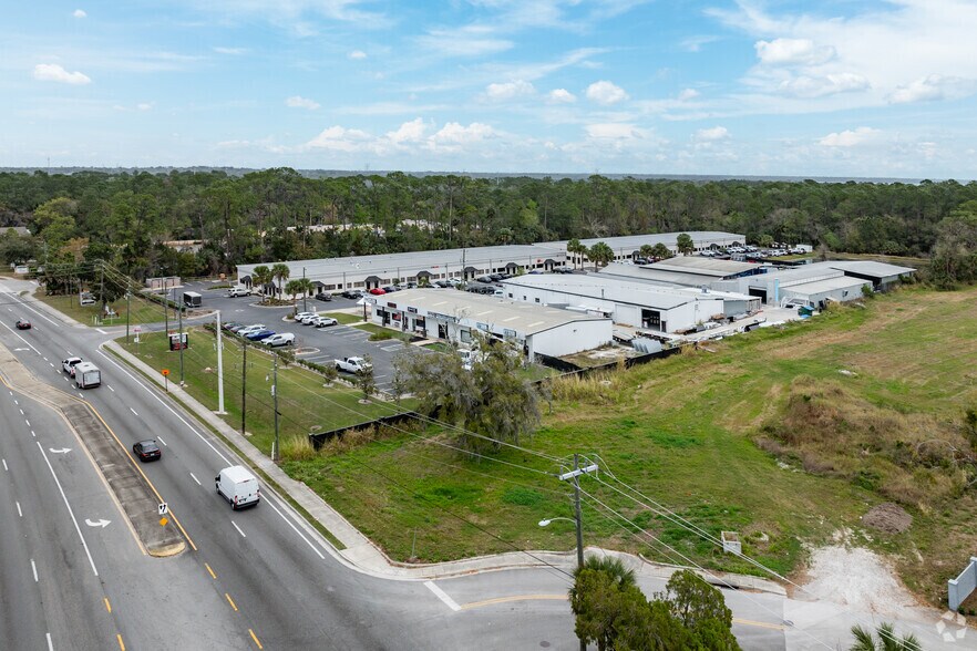 More Photos Of 909 S Charles Richard Beall Blvd, Debary General Retail For Lease
