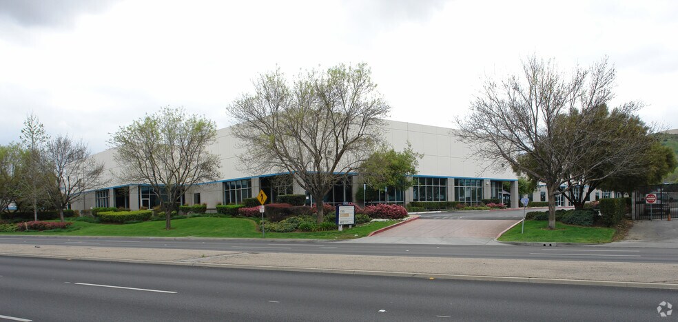 More Photos Of 25620 Rye Canyon Rd, Valencia Warehouse For Lease