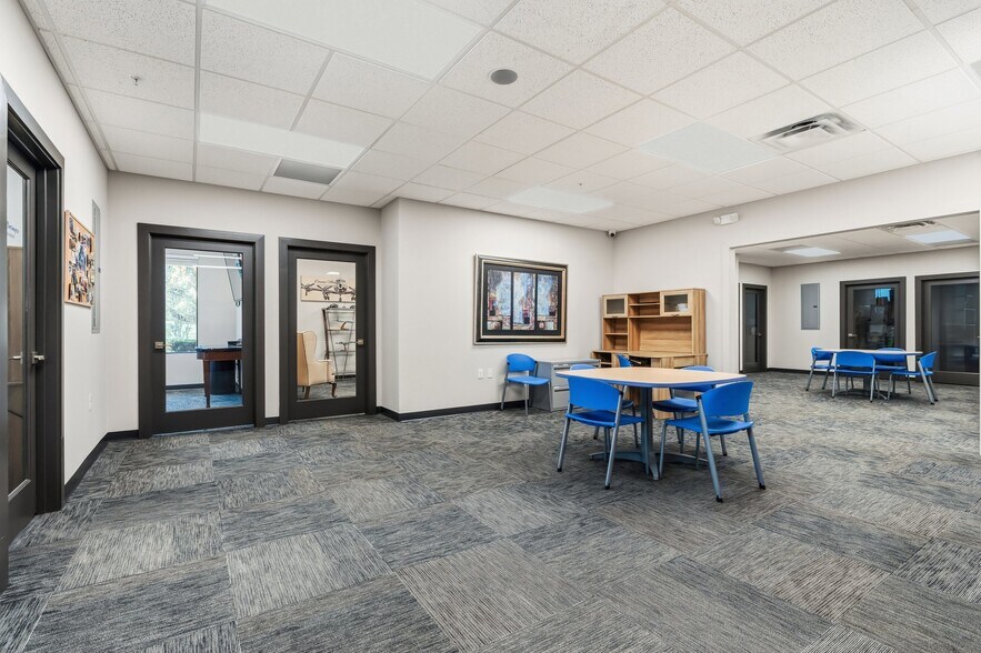 More Photos Of 131 S Country Club Rd, Lake Mary Office For Sale