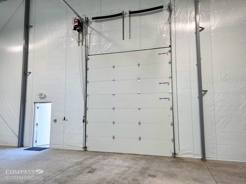 More Photos Of 63205 Gibson Air Rd, Bend Airplane Hangar For Sale