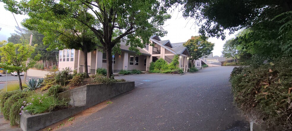 More Photos Of 7300 Healdsburg Ave, Sebastopol Office For Lease