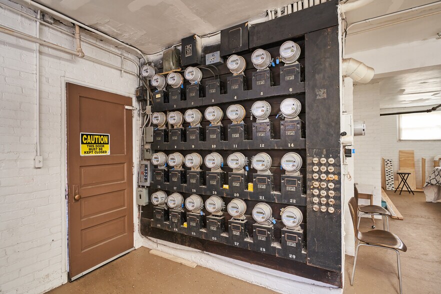 More Photos Of 3016 S Moreland Blvd, Cleveland Multifamily For Sale