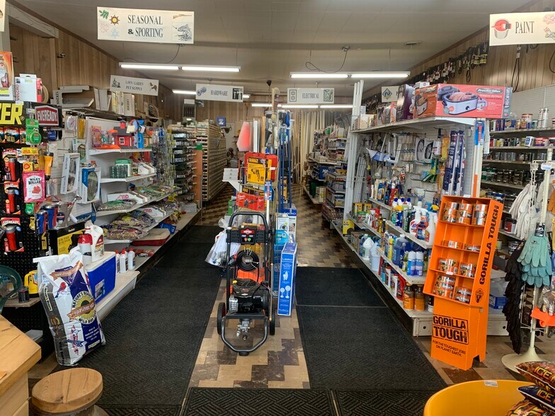 More Photos Of 719 E Murray St, Boyd General Retail For Sale