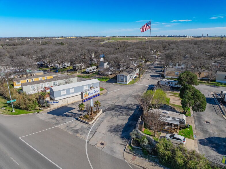 More Photos Of 7901 E Ben White Blvd, Austin Manufactured Housing Mobile Home Park For Sale