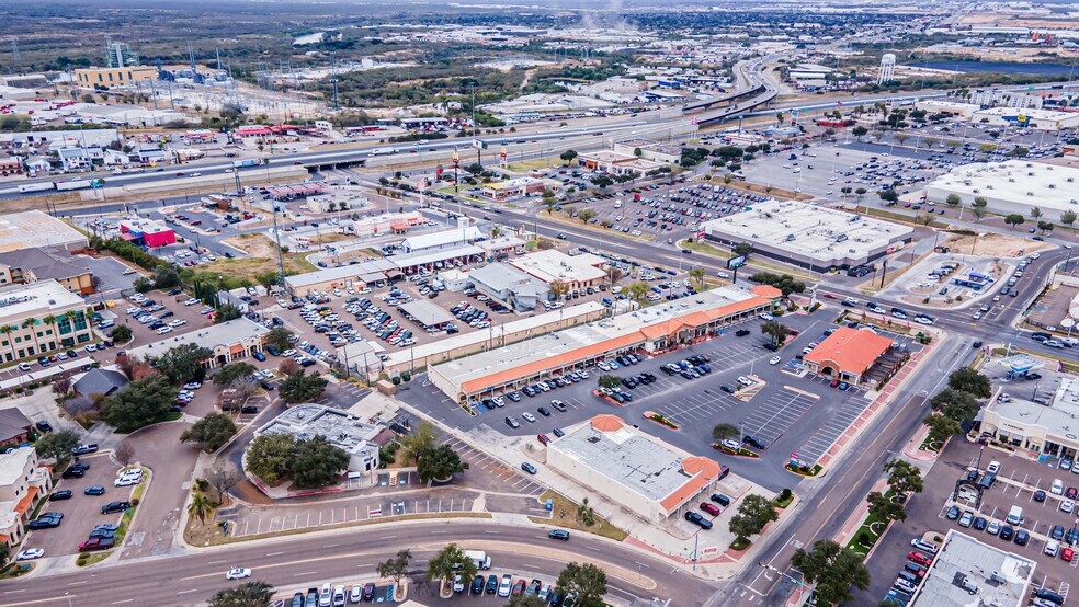 More Photos Of 102 Del Ct, Laredo Office For Lease