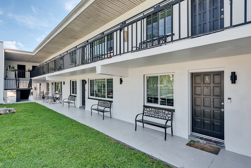 More Photos Of 223 Dolphin Pt, Clearwater Apartments For Sale