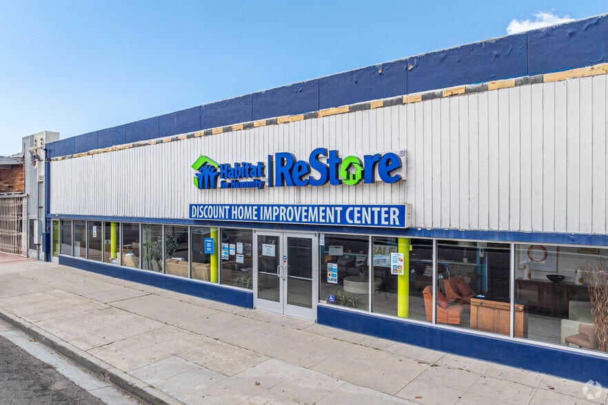 More Photos Of 310 National City Blvd, National City Freestanding For Lease