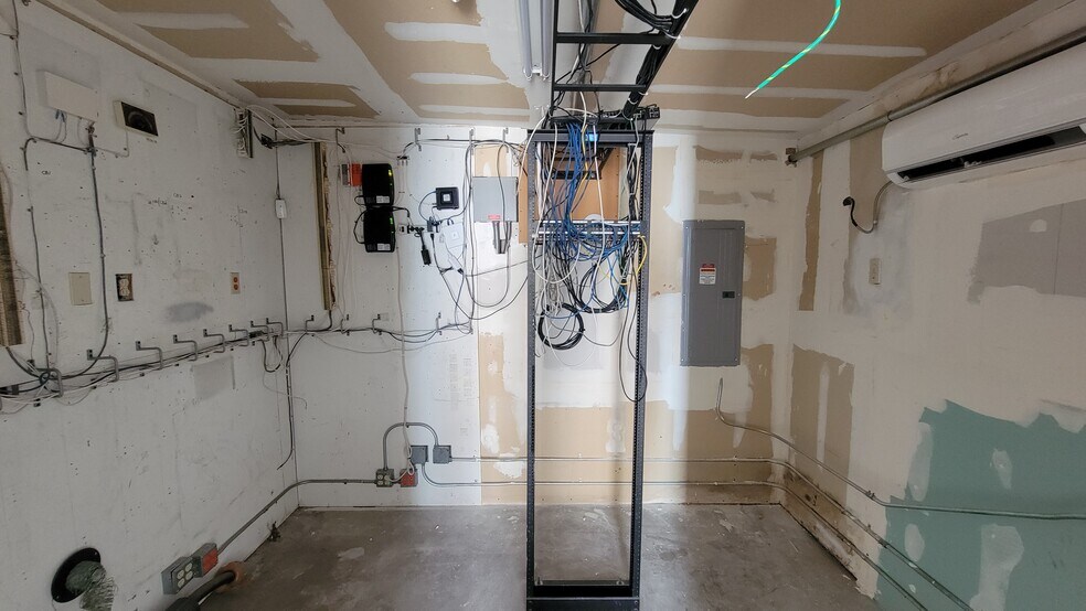 More Photos Of 2505 N Alvernon Way, Tucson Office For Sale