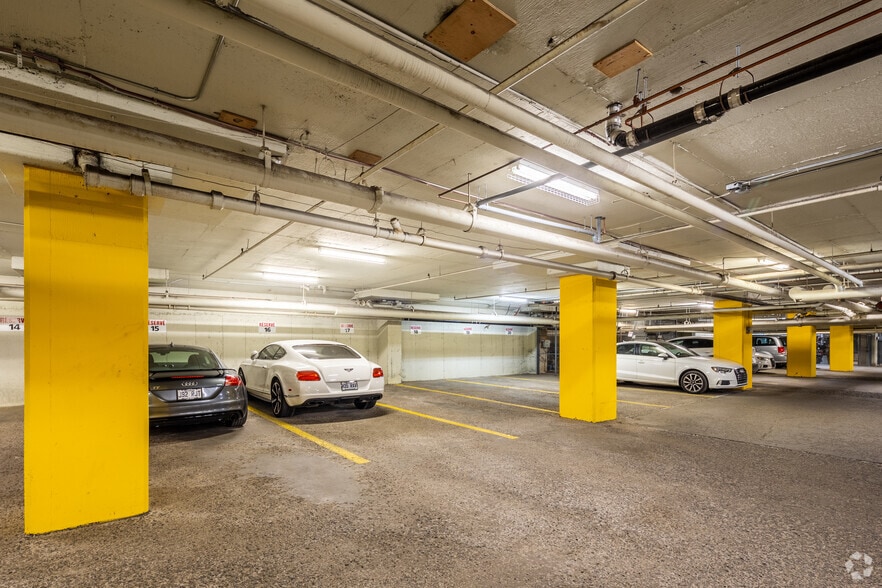 More Photos Of 225 Rue Chabanel O, Montréal Loft Creative Space For Lease