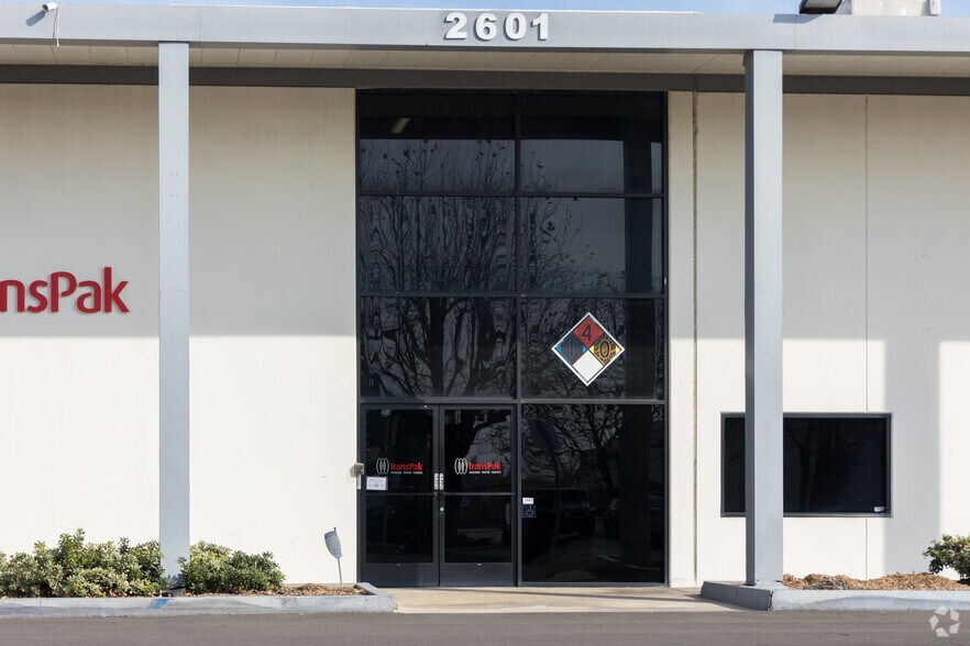 More Photos Of 2601 S Garnsey St, Santa Ana Warehouse For Sale