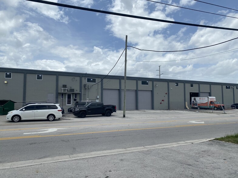 Primary Photo Of 10000-10020 NW 79th Ave, Hialeah Warehouse For Lease