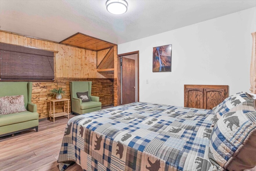 More Photos Of 39372 Big Bear Blvd, Big Bear Lake Hotel For Sale