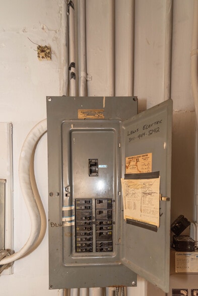 More Photos Of 3600 S Hanover St, Baltimore Storefront For Sale