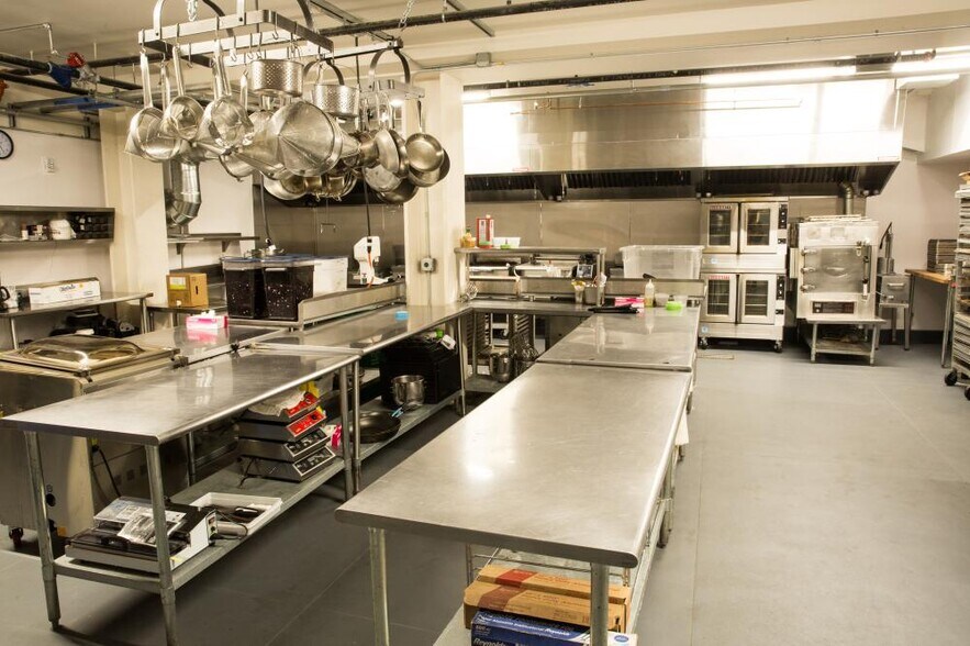 More Photos Of 272-274 14th St, Oakland Storefront Retail Office For Lease