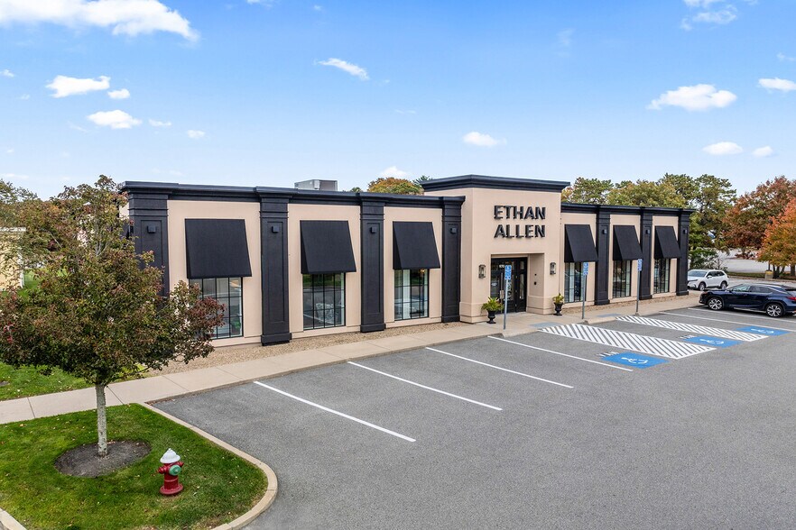 More Photos Of 768 Iyannough Rd, Hyannis Unknown For Lease