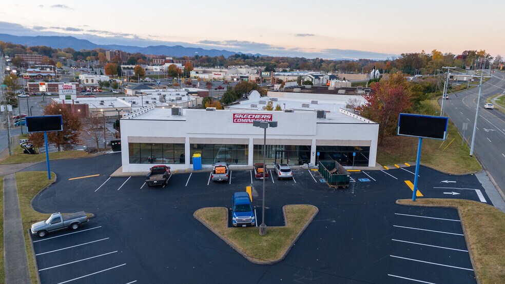 Primary Photo Of 2123 N Roan St, Johnson City Freestanding For Sale