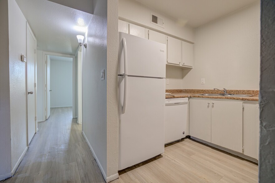 More Photos Of 2424 E Grandview Rd, Phoenix Apartments For Sale