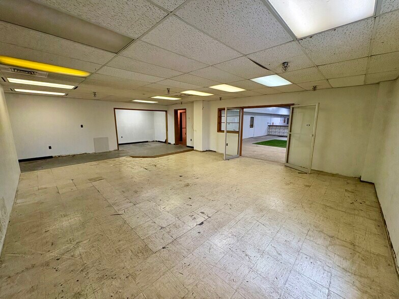 More Photos Of 2525 W Market St, Tiffin Freestanding For Lease