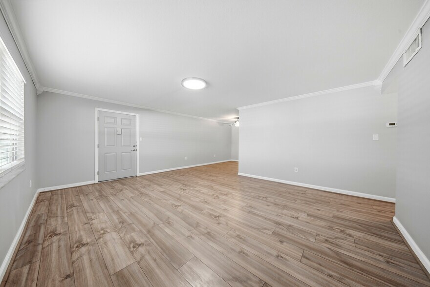 More Photos Of 2309 Manatee Ave W, Bradenton Apartments For Sale