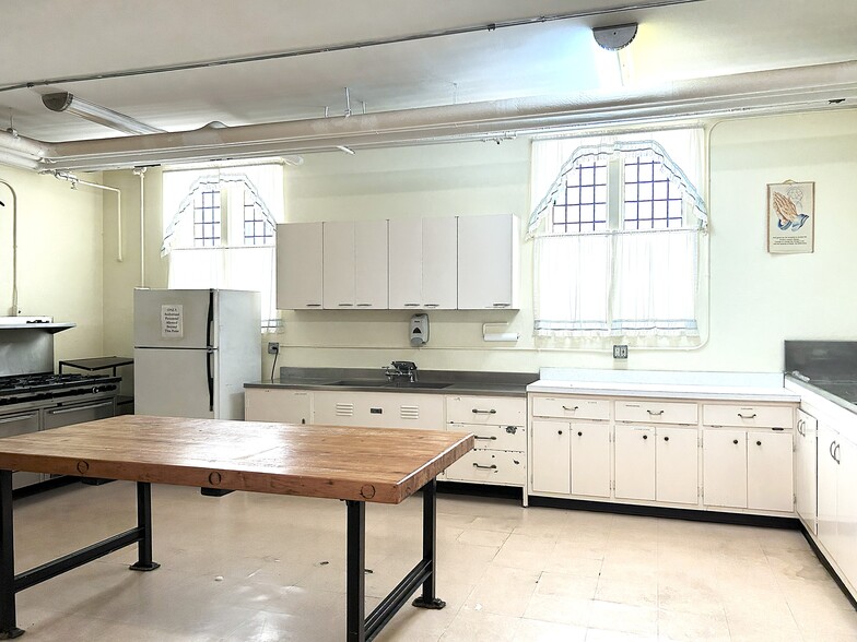 More Photos Of 1900 Oak Park Ave, Berwyn Religious Facility For Sale