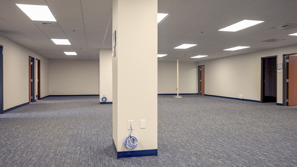 More Photos Of 19405 68th Dr NE, Arlington Manufacturing For Lease