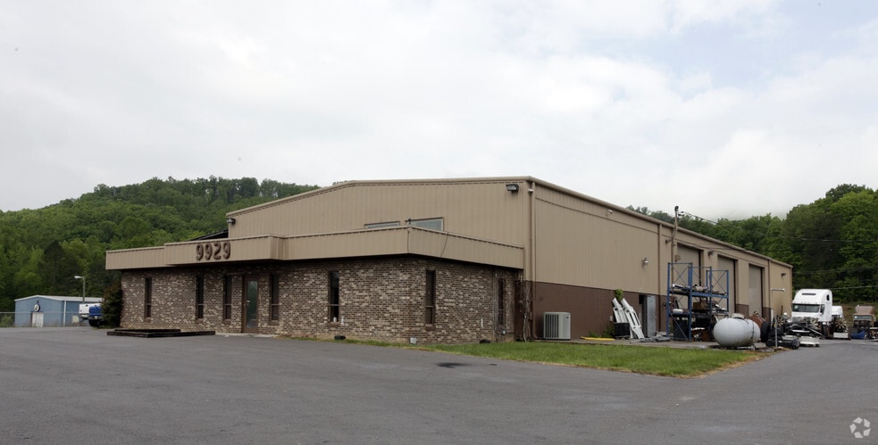 Primary Photo Of 9929 Rutledge Pike, Corryton Service For Lease