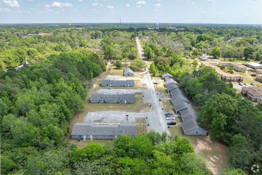 More Photos Of 1008 Blakely Ct, Albany Multifamily For Sale