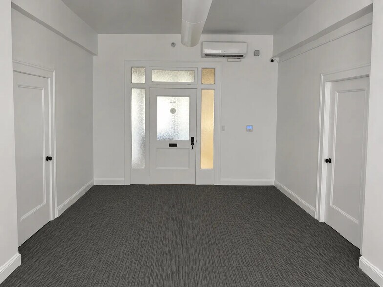 More Photos Of 16-18 N Marengo Ave, Pasadena Office For Lease