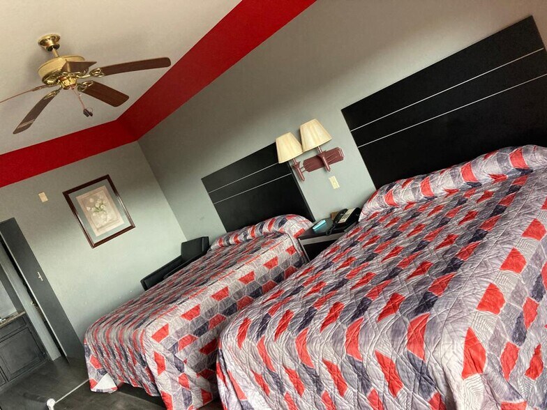 More Photos Of 9232 N Highway 146, Mont Belvieu Hotel For Sale