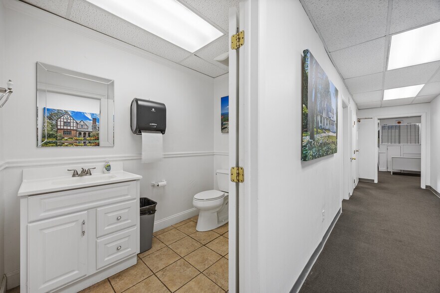 More Photos Of 179 N Broad St, Milford Medical For Lease