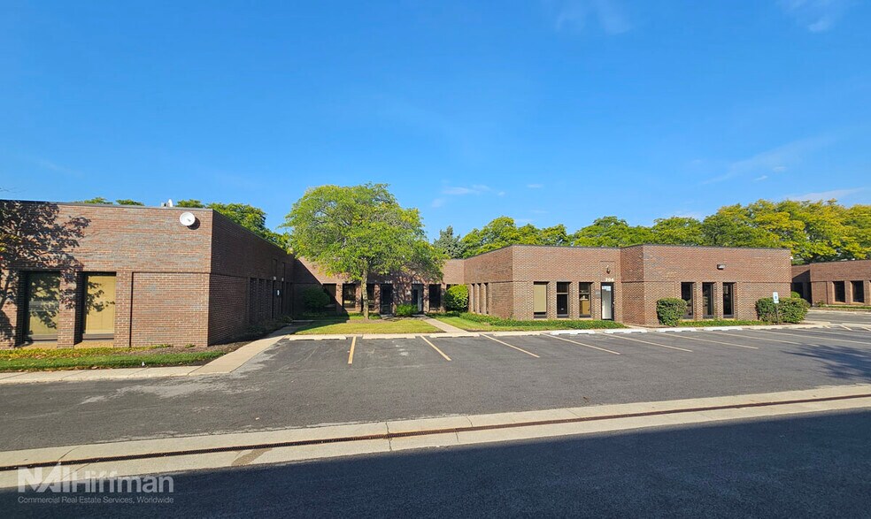 More Photos Of 825 N Cass Ave, Westmont Office For Lease