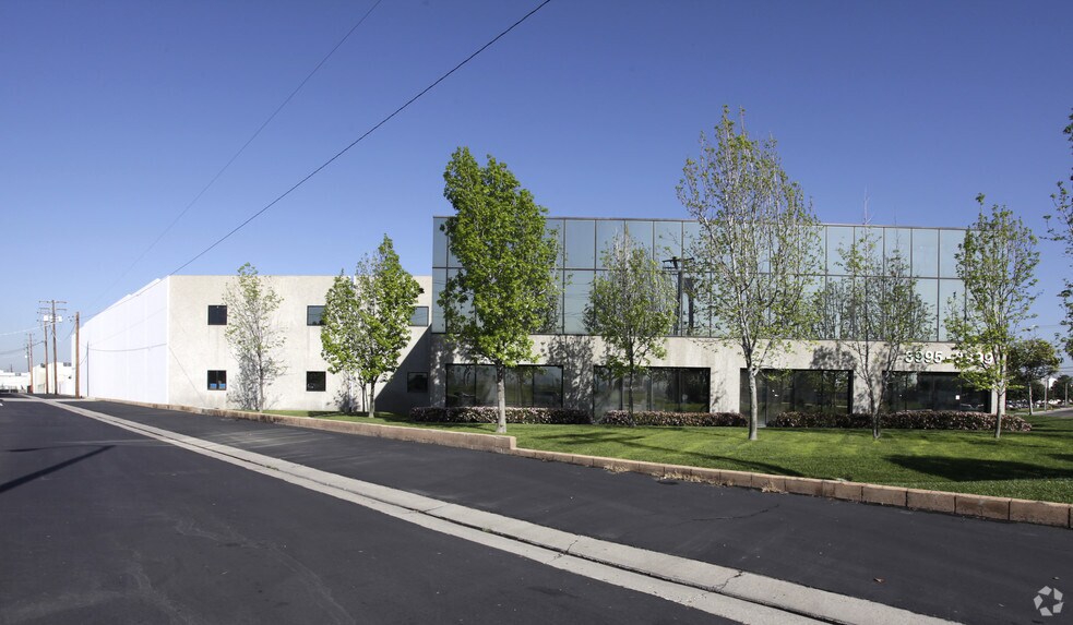 More Photos Of 3999 E La Palma Ave, Anaheim Warehouse For Sale