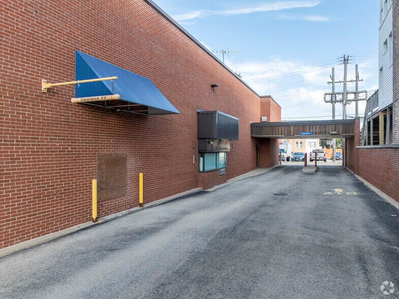 More Photos Of 6650 Cermak Rd, Berwyn Bank For Sale