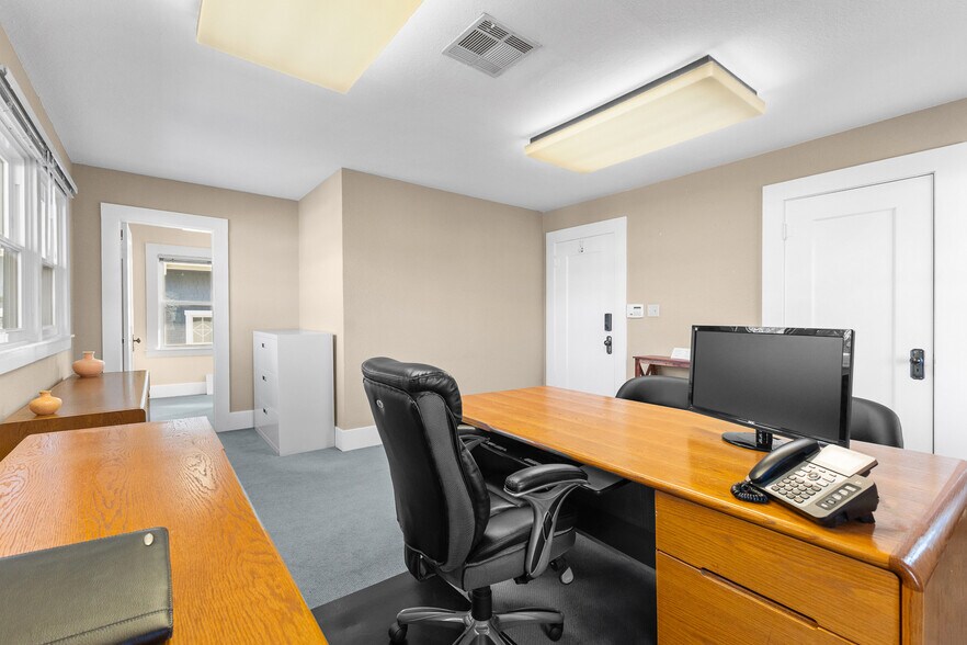 More Photos Of 700 College Ave, Santa Rosa Office For Sale