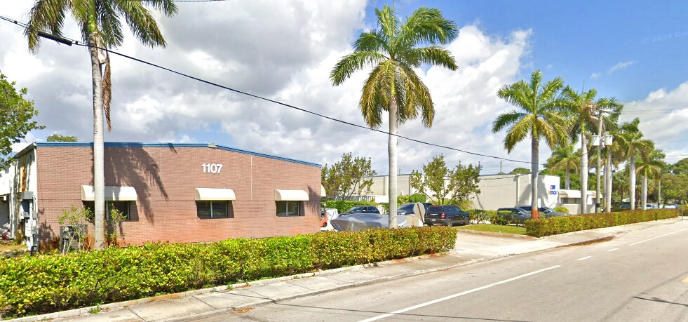 More Photos Of 1105 Barnett Dr, Lake Worth Light Manufacturing For Lease