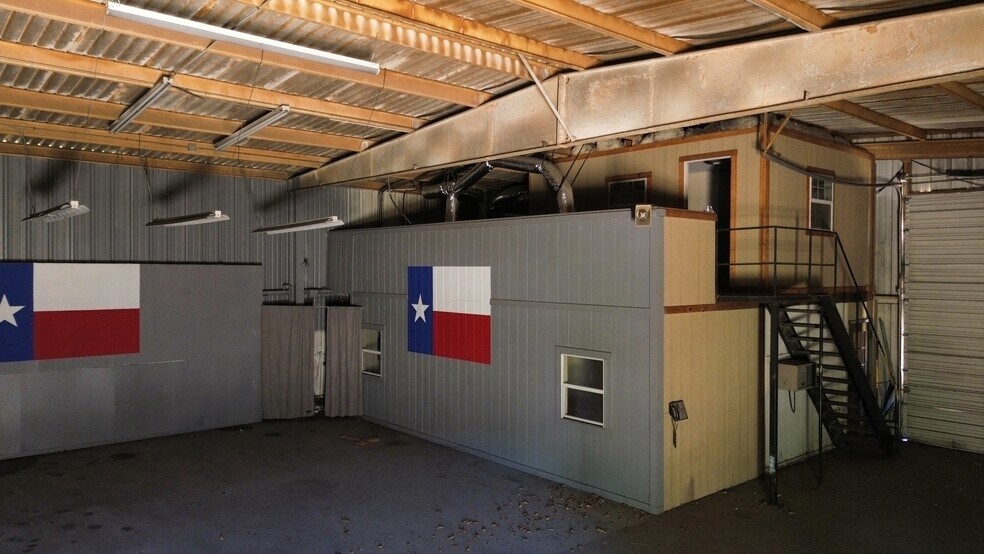 More Photos Of 4711 Turner Warnell Rd, Arlington Distribution For Sale