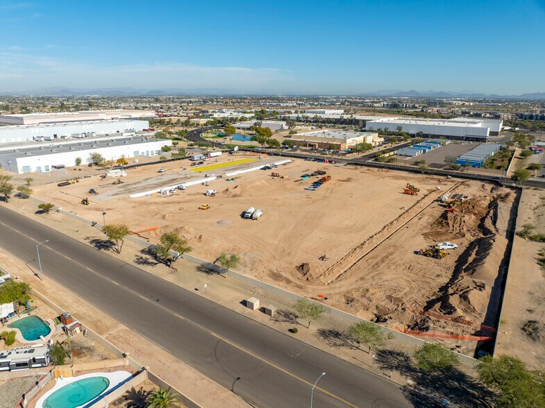 More Photos Of 7550 N Glen Harbor Blvd, Glendale Distribution For Lease