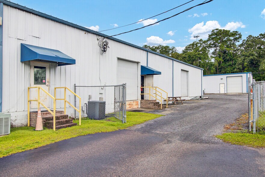 More Photos Of 3806-3816 Ladson Rd, Ladson Flex For Lease