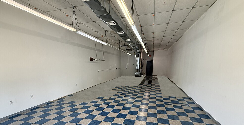 More Photos Of 510 Williamstown Rd, Sicklerville Storefront For Lease