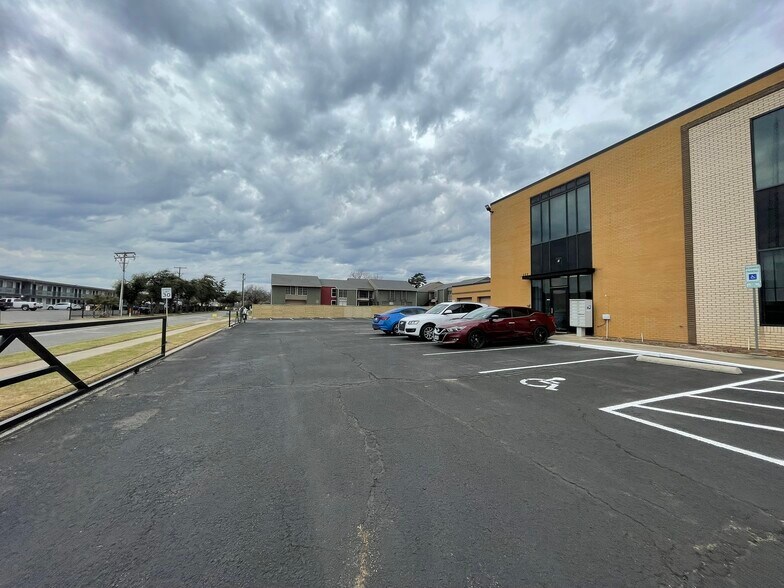 More Photos Of 223 NE Loop 820, Hurst Medical For Sale