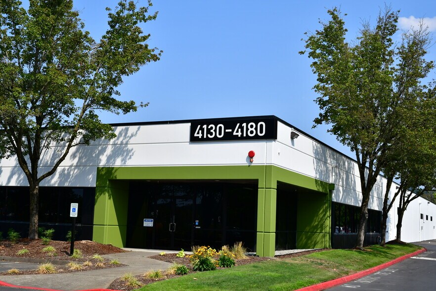 More Photos Of 401-421 SW 41st St, Renton Unknown For Lease