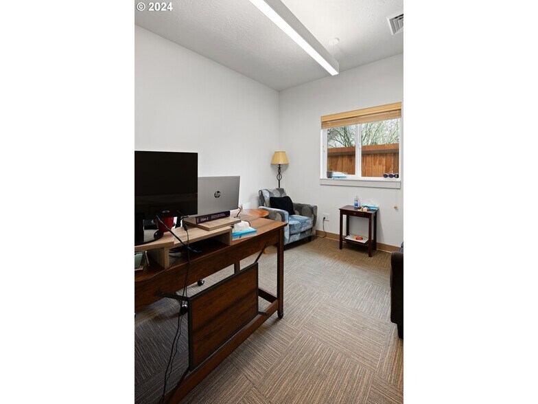 More Photos Of 1445 8th St, Florence Medical For Sale