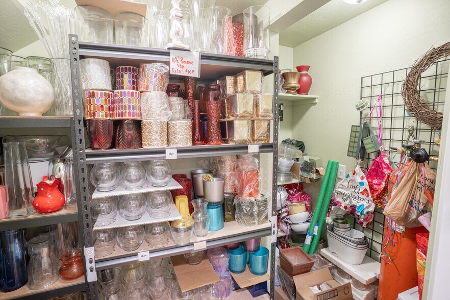 More Photos Of 319 Main St N, Kimberly Warehouse For Sale