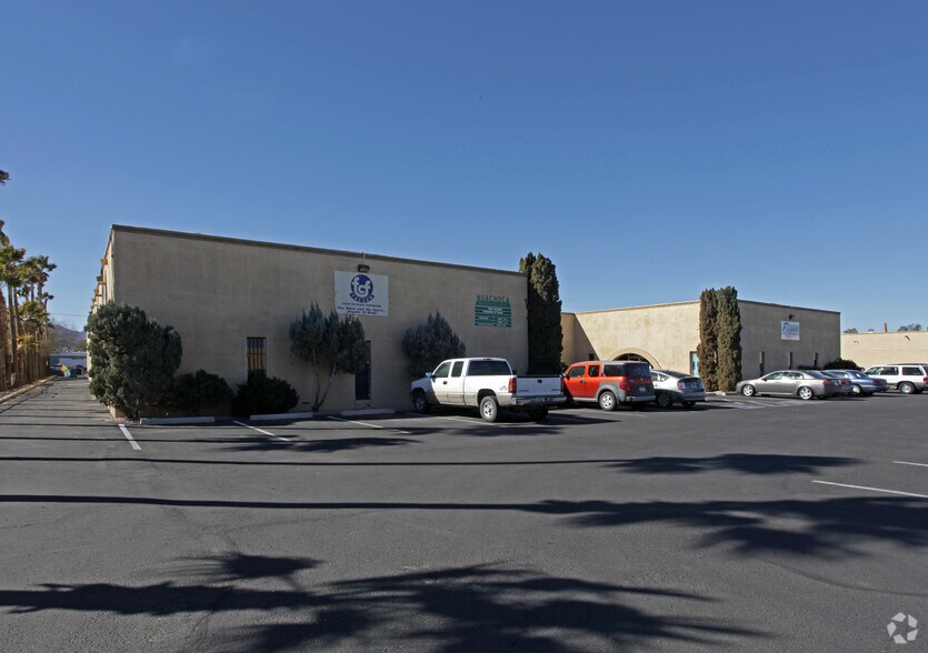 More Photos Of 2425 N Huachuca Dr, Tucson Manufacturing For Lease