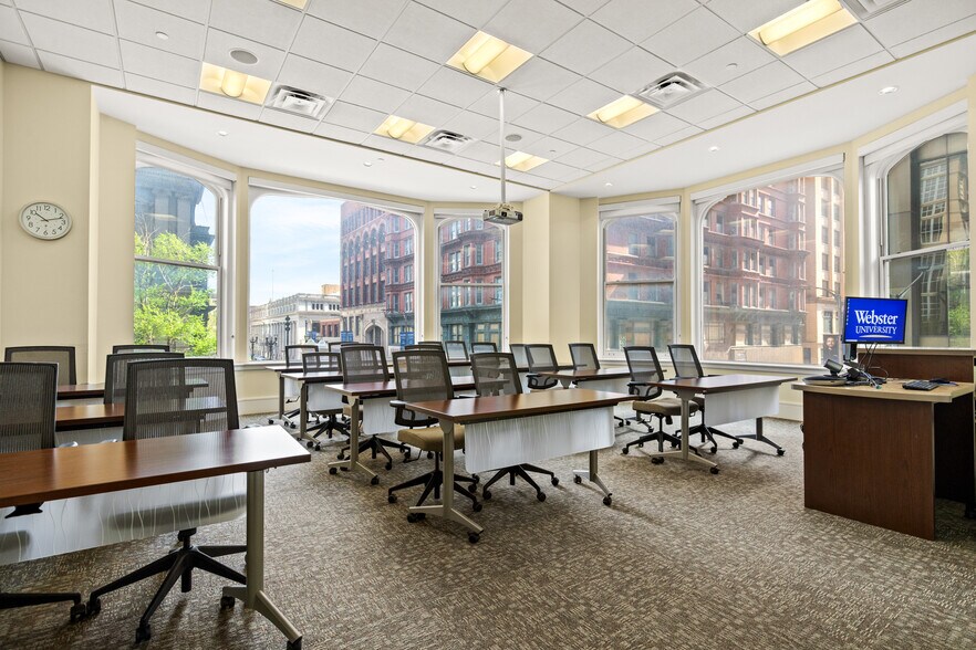 More Photos Of 812 Olive St, Saint Louis Office For Lease