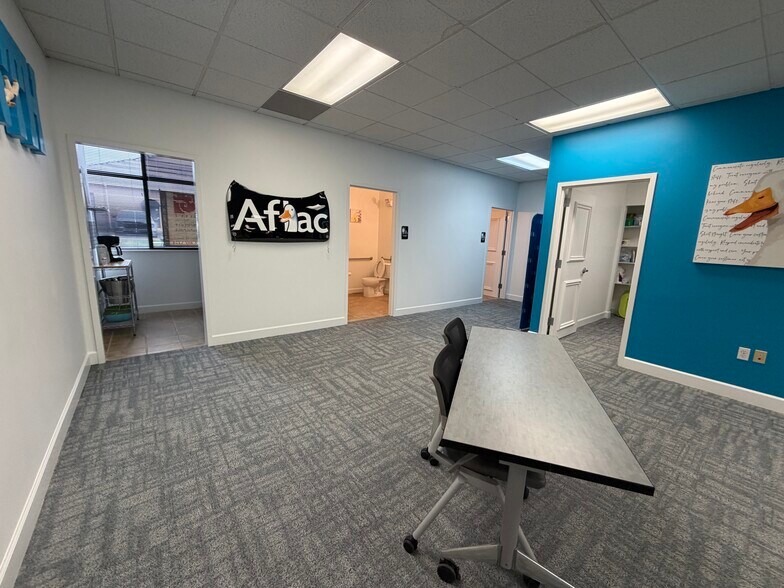 More Photos Of 1500-1512 N Church Rd, Liberty Medical For Lease