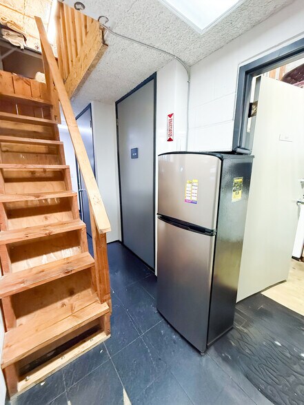 More Photos Of 2768-2770 E Slauson Ave, Huntington Park Office For Lease