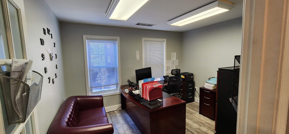More Photos Of 10395 Democracy Ln, Fairfax Office For Sale