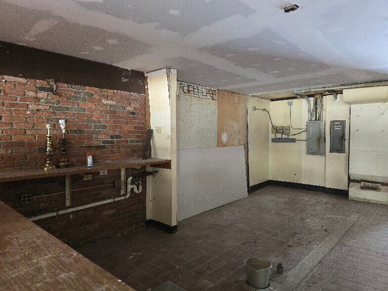 More Photos Of 4510 Liberty Ave, Vermilion Restaurant For Sale