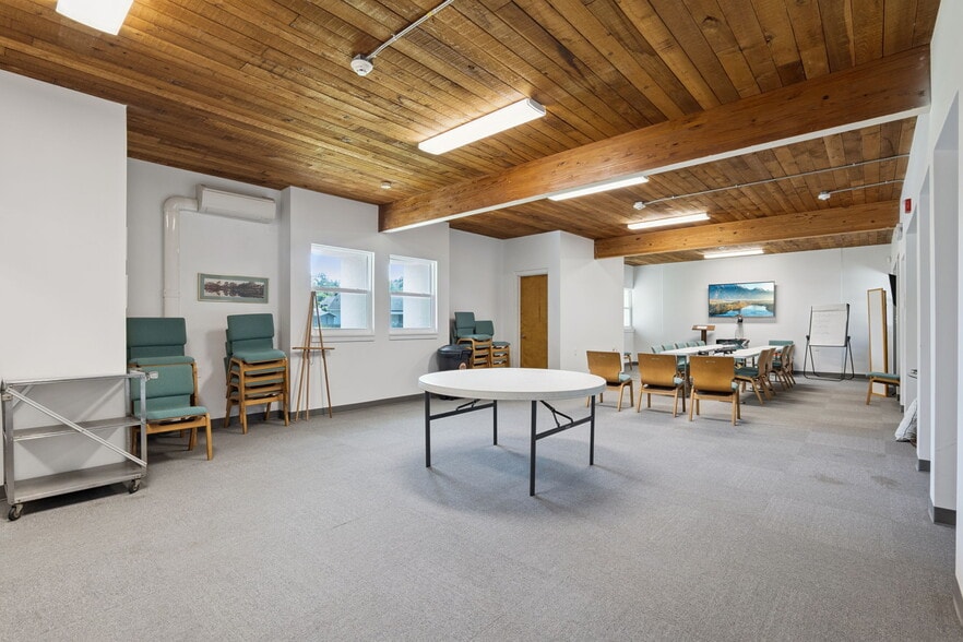 More Photos Of 9300 University Blvd, Orlando Specialty For Sale